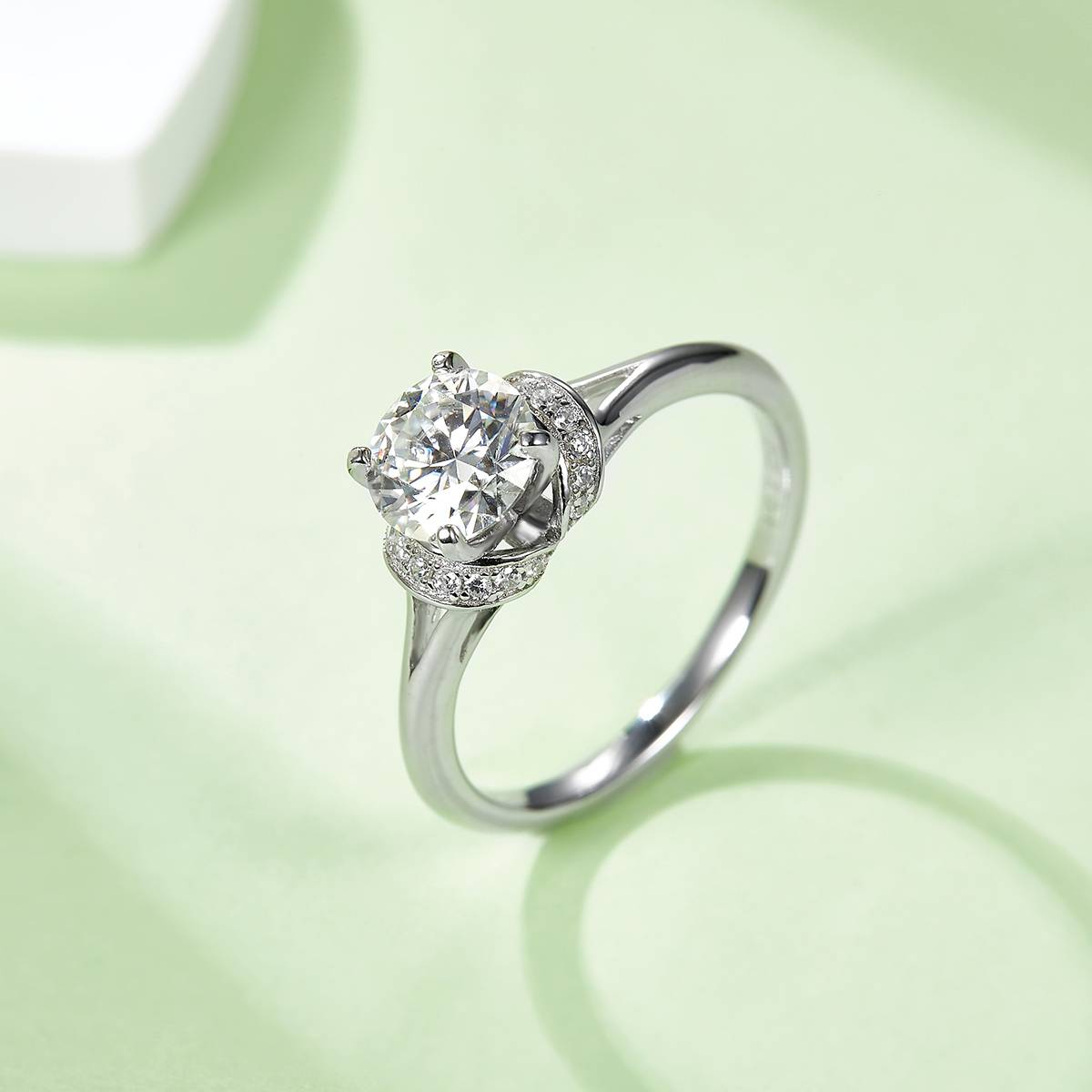 Beloved S925 Silver Plated Platinum Moissanite Women's Ring 1 Carat D-Class
